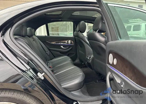 2017 Mercedes-Benz E 300 4Matic из США, поврежденный, VIN WDDZF4KBXHA016455